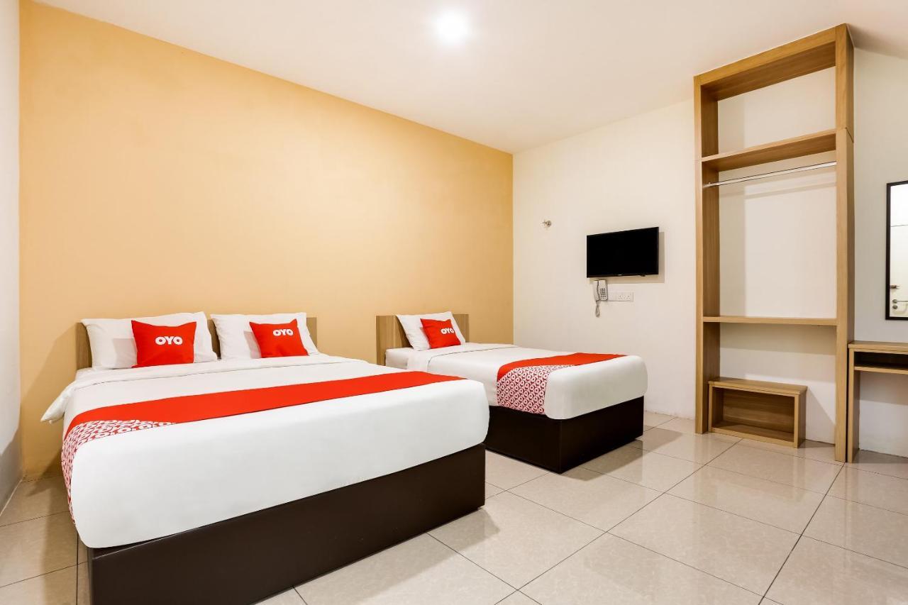 Oyo 89677 Sunflower Hotel Серембан Екстер'єр фото