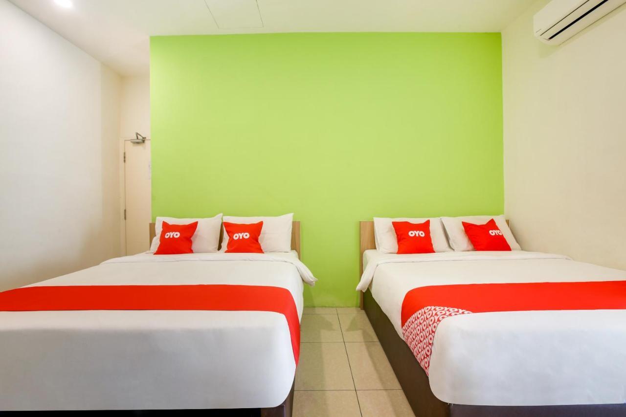 Oyo 89677 Sunflower Hotel Серембан Екстер'єр фото
