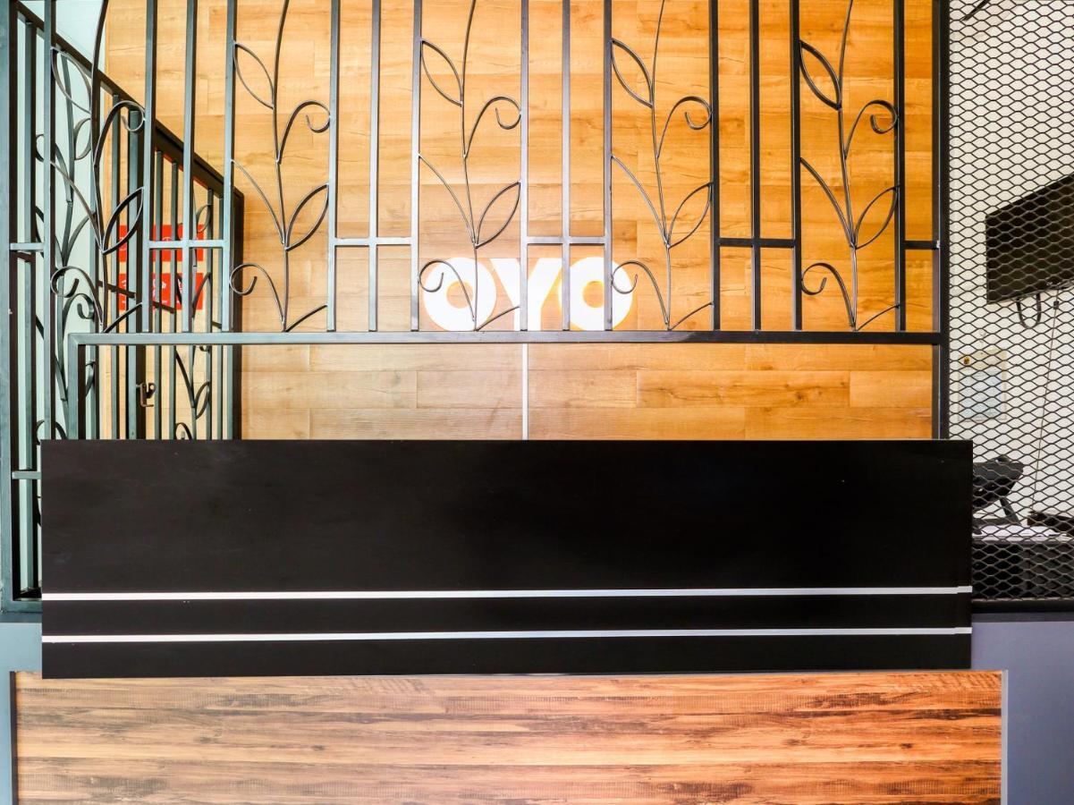 Oyo 89677 Sunflower Hotel Серембан Екстер'єр фото